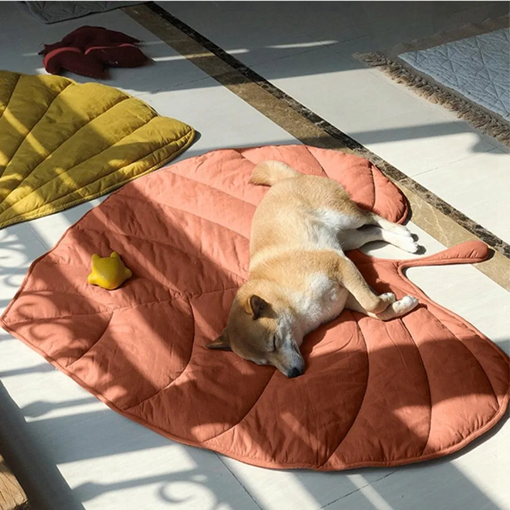 Leaf Shaped Dog Blanket