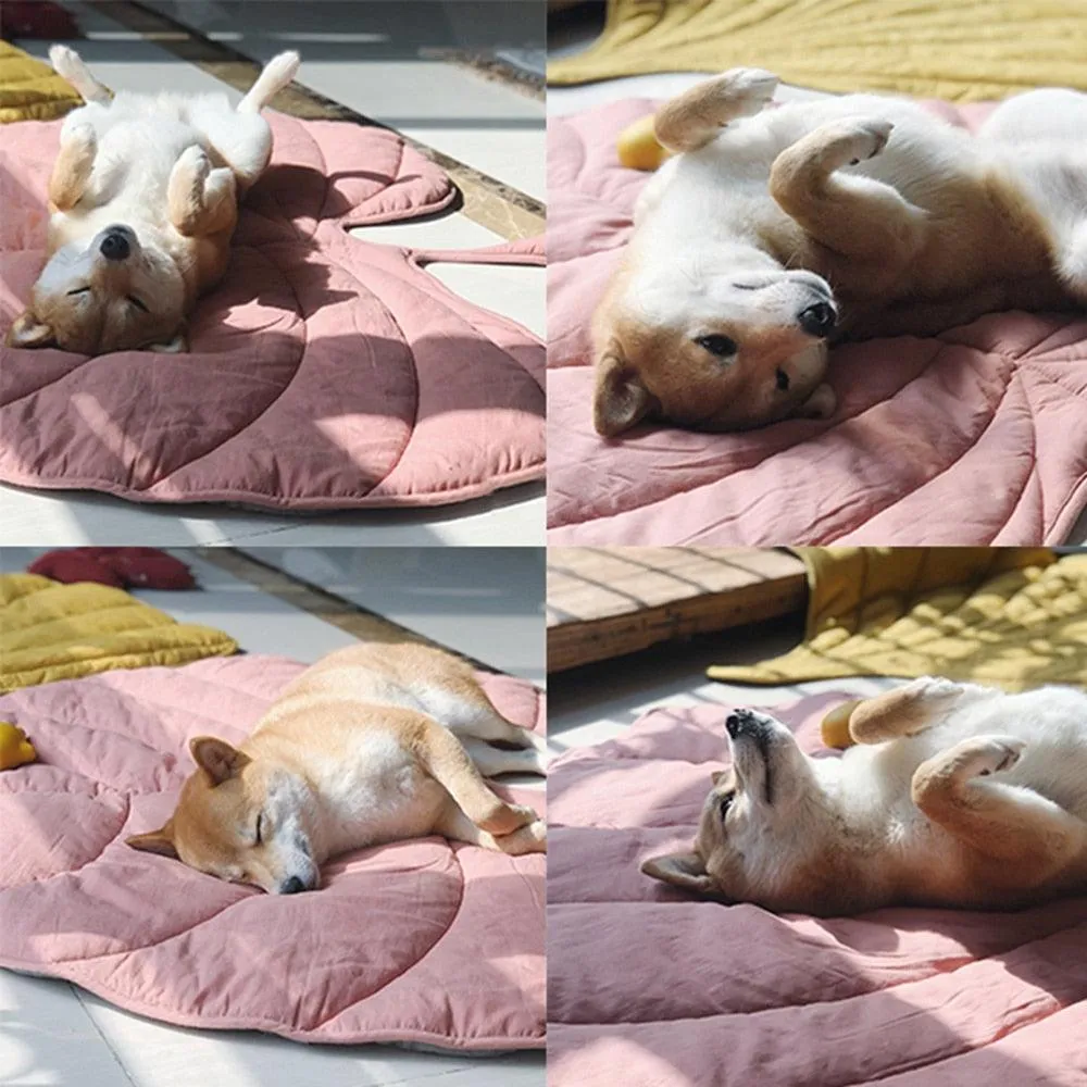 Leaf Shaped Dog Blanket