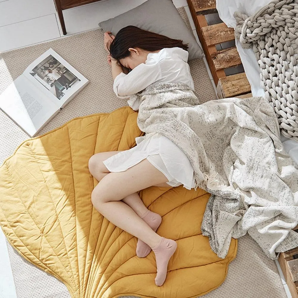 Leaf Shaped Dog Blanket