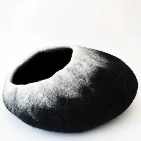 Ombre Wool Pet Cave, Black & White
